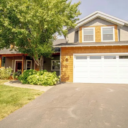 Cranbrook Cottage - Family Home + Hot Tub + Pool Table