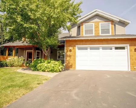 Cranbrook Cottage - Family Home + Hot Tub + Pool Table Hotels in Hailey