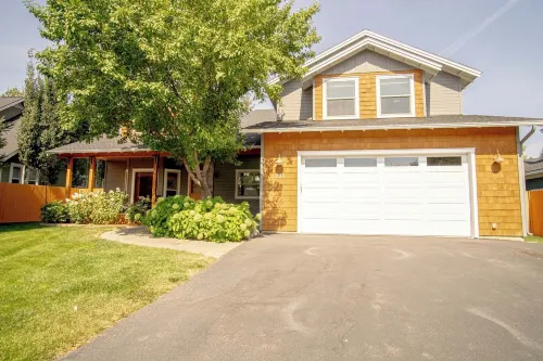 Cranbrook Cottage - Family Home + Hot Tub + Pool Table