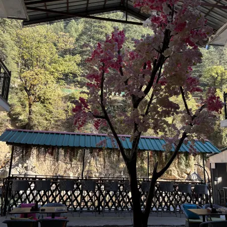 HOM House of MannMauji Riverside