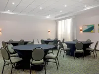 Spark by Hilton Toronto Airport Hotels near Malton