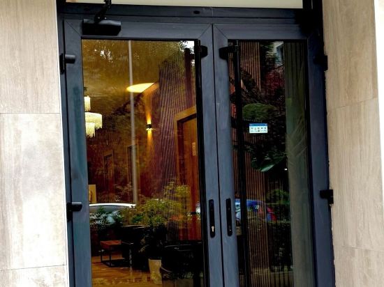 Velvet Hostel Business