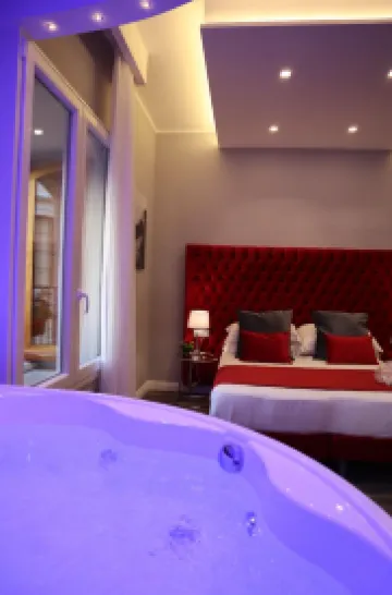 納沃納米利納套房酒店