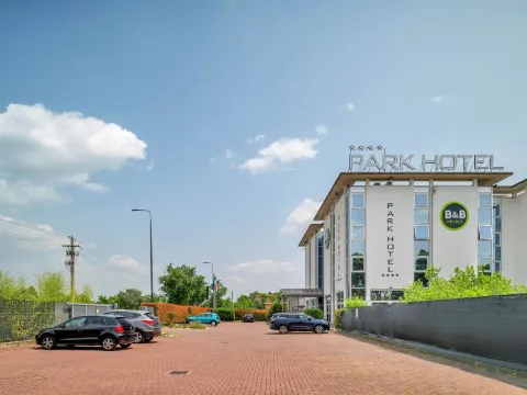 B&B HOTELS Park Hotel Cassano（ビーアンドビーホテルパークホテルカッサーノ）