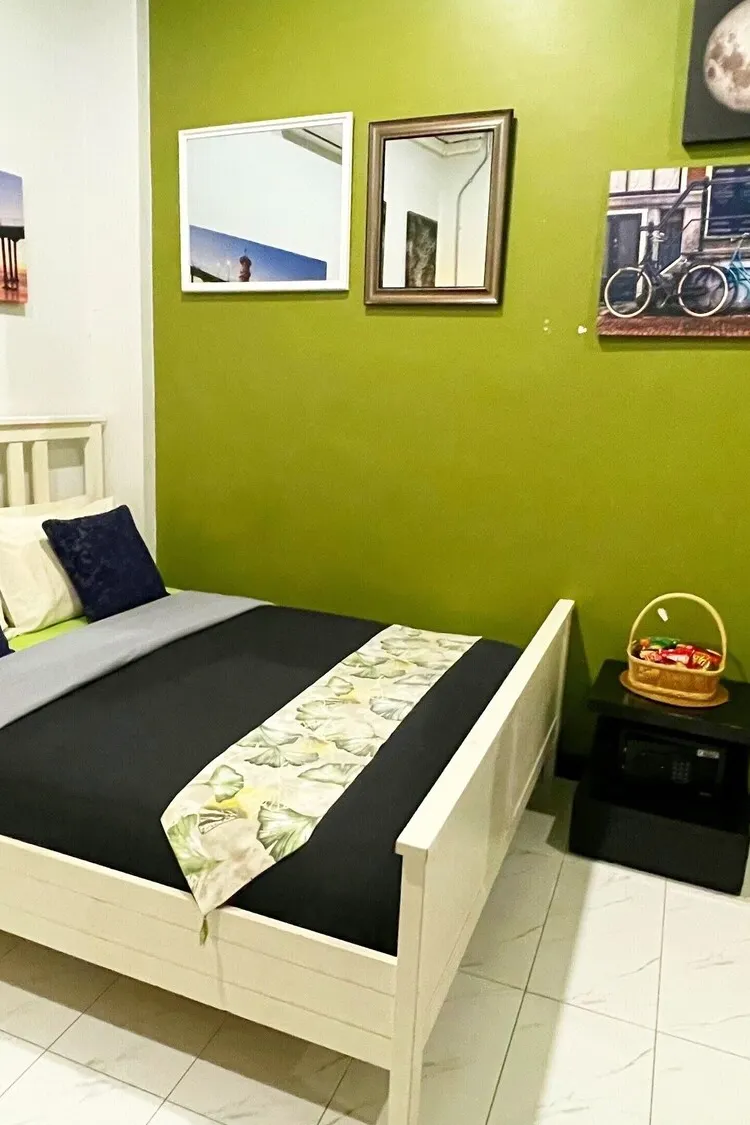 ห้องพักมาตรฐานพร้อมห้องน้ำที่ใช้ร่วมกัน
