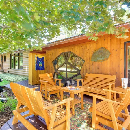 Unique Nordman Retreat 1 Mi to Priest Lake!