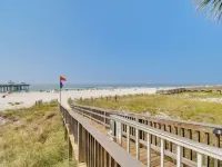 Orange Beach Condo w/ Pool Access & Gulf Views! Hotels in Orange Beach