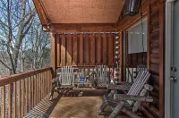กระท่อม Hidden Springs พร้อมอ่างน้ำร้อน, 2 ไมล์ ถึง Dollywood - พร้อมระเบียง