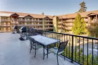 Resort-Style Condo w/ Lake Chelan & Mtn Views - 3 tähden