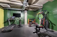 Max Brown Downtown, part of Sircle Collection - Gym
