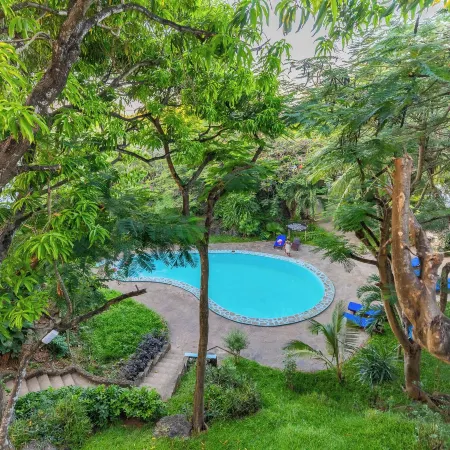 Silver Rock Hotel & Beachfront Apartments