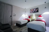Roya Downtown Boutique Hotel - balcony