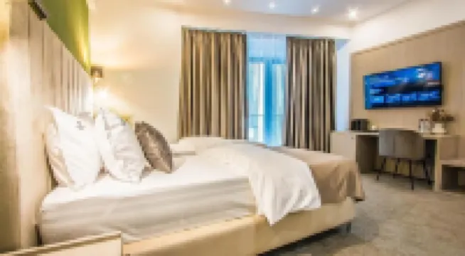 เซ็นทรัล แคโรล อพาร์ตโฮเทล 2