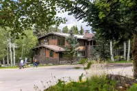 Aspenwood - CoralTree Residence Collection - Apartments