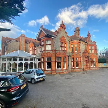 Sure Hotel by Best Western Reading Hotels near Harris Garden