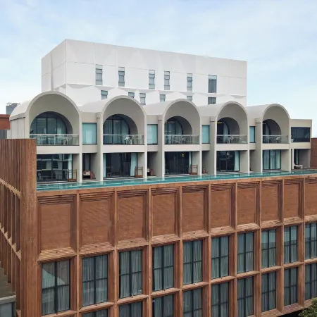 Morrissey Hotel Residences