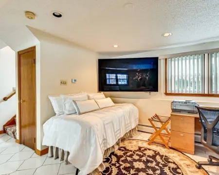 A “Wow” Experience everywhere there is something to stimulate your mind Interest Hotels in Windsor