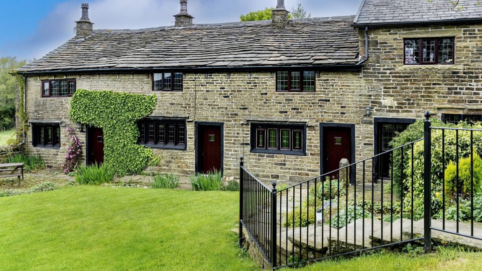 1 Bedroom Cottage in Bury, No Deposit