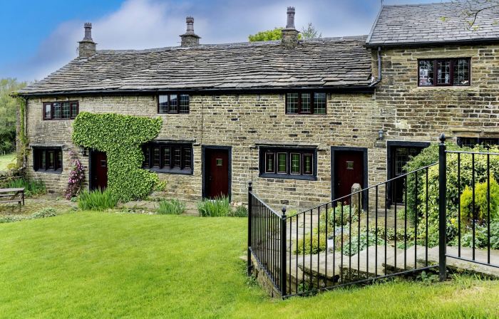 1 Bedroom Cottage in Bury, No Deposit