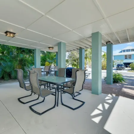Steps to Ocean and Bay Bradenton Beach Townhome!