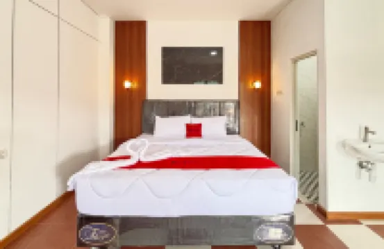 RedDoorz @ Kota Bojonegoro Hotels in Sukorejo
