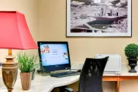 Pittsburgh Airport Inn and Suites - Business