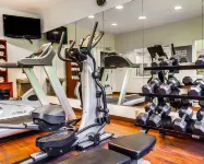 獨立城舒適套房酒店-堪薩斯城 - 健身室/gym room