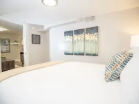 Cozy Retreat | Walk to Unc | Free Cruiser Bikes Hotels in Greeley