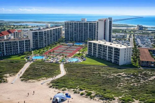 Top Floor - Ultimate Beachfront Luxury Remodeled - Sea View