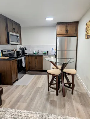 2 Bedroom Guest Suite in SW - 2-نجوم