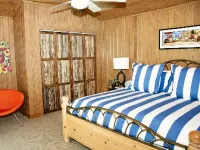 Live Oaks Bed and Breakfast Hotels in Uvalde
