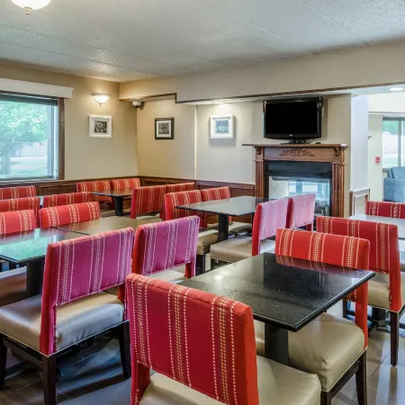 Comfort Inn & Suites
