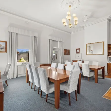 Lancefield Guest House Отели в г. Лансфилд