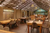 Hotel Cuatro Cuatros