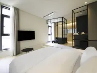 Hotel Libre Hotels near Singil Park