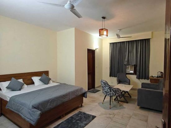The Grey Leaf Residency