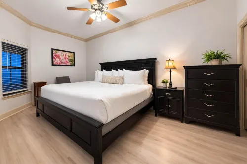 New Listing Phoenix West 2102 Beachfront Bliss With Lazy River and Beach Views - Jacuzzi