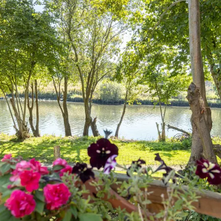 GuestReady - A Haven by the River
