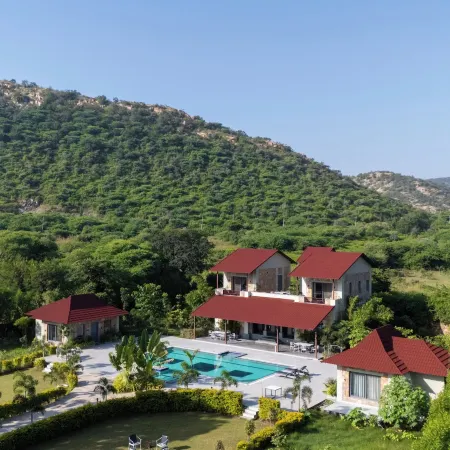 Alaya Stays Aravale Farm 4BHK Petfrndly