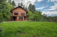 Quiet Cabin on the Cliff + Hot Tub + Stunning Black Hills Views