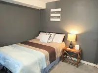 Cozy 1 bedroom cottage walking distance to Lake Michigan & downtown!