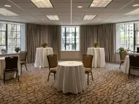 Sheraton Grand Sacramento Hotel Hotels near Capitol Park