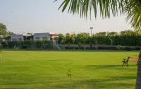 ELIVAAS 5 BHK With Pvt Pool & Garden - Zenora