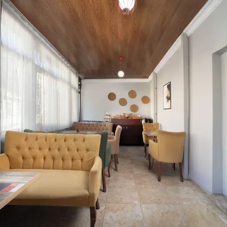 Galley Port Hotel Отели рядом с достопримечательностью «Дворец Топкапи Паладже»