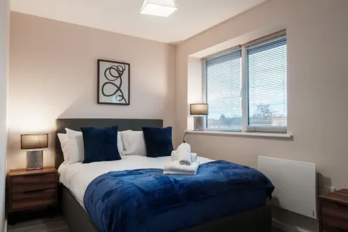 Apartment With Free Parking by City SuperHost - Homestays