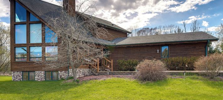 Family + Group Friendly Modern Log Cabin Home Hotels in Озокі