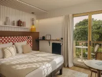 Hôtel les Brises - Beach