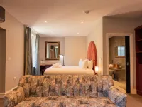 Poets House Hotels in Ely