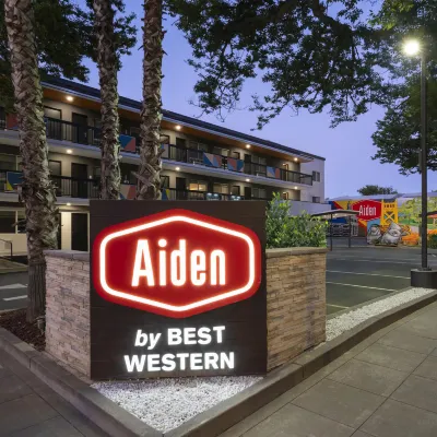 Aiden Sacramento Downtown Hoteles cerca de Parque Capitol