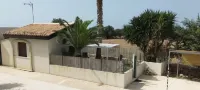 Elegant, fully equipped studio apartment with pool (shared